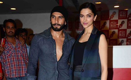 Deepika, Ranveer ready to make it official? Parents have issue