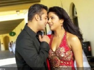 Salman, Priyanka to groove in Dubai