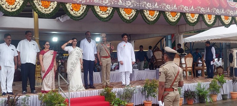 Milagres Cathedral Kallianpur parishioners bid farewell to parish asst parish priest Rev Fr. Joy R Andrade