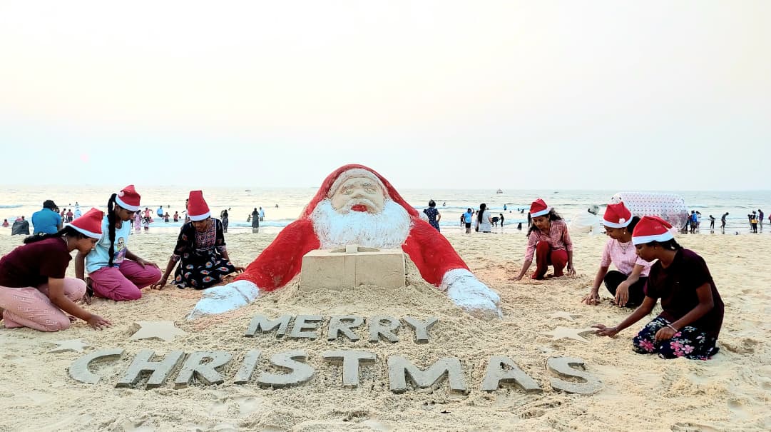 ಕಲಾವಿದ ಹರೀಶ್ ಸಾಗ ಅವರ ತಂಡ ಕಲಾವಿದ ಹರೀಶ್ ಸಾಗ ಅವರ ತಂಡ