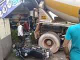 Udupi: Parked cement mixer truck enters cafe - No casualty