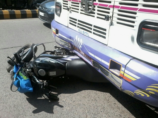 Collision between private bus and bike claims life of pillion rider