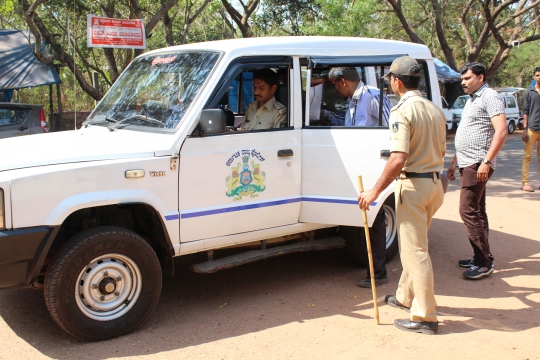 Moral policing: Four Hindu Mahasabha activists detained at Kadri park