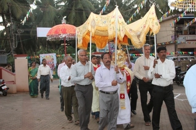 Kemmannu:  Confraternity Sunday observed Kemmannu Church with devotion and Eucharistic procession