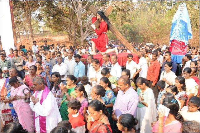 Mangalore: Devotees gather for Way of Cross at Blessed Joseph Vaz Shrine