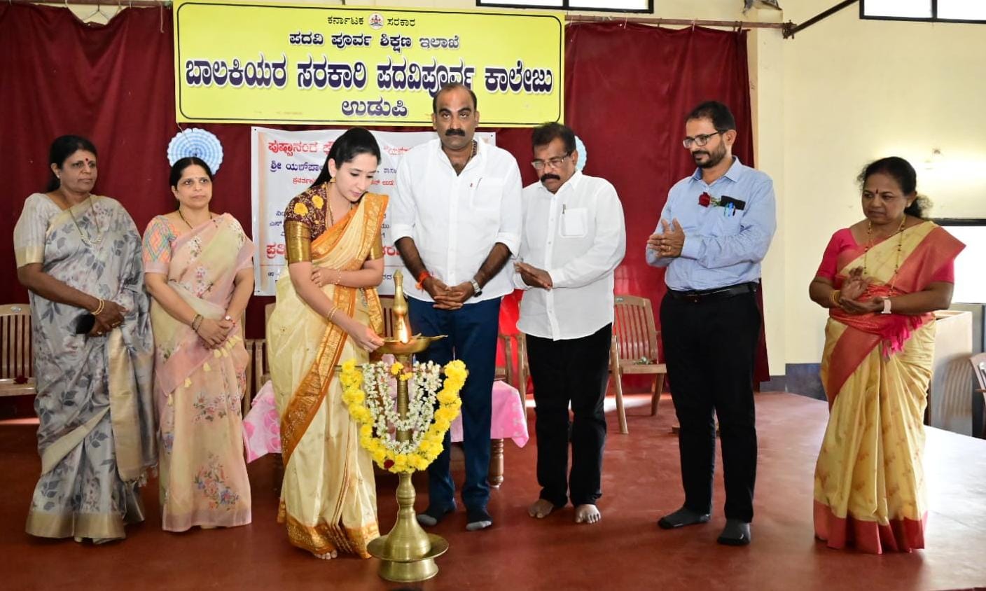 ವಿದ್ಯಾರ್ಥಿ ಜೀವನದಲ್ಲಿಯೇ ಶಿಕ್ಷಣದ ಜೊತೆ ಆರೋಗ್ಯದ ಬಗ್ಗೆಯೂ ವಿಶೇಷ ಕಾಳಜಿ ಇರಲಿ : ಡಾ. ಶ್ರುತಿ ಬಲ್ಲಾಳ್ ವಿದ್ಯಾರ್ಥಿ ಜೀವನದಲ್ಲಿಯೇ ಶಿಕ್ಷಣದ ಜೊತೆ ಆರೋಗ್ಯದ ಬಗ್ಗೆಯೂ ವಿಶೇಷ ಕಾಳಜಿ ಇರಲಿ : ಡಾ. ಶ್ರುತಿ ಬಲ್ಲಾಳ್