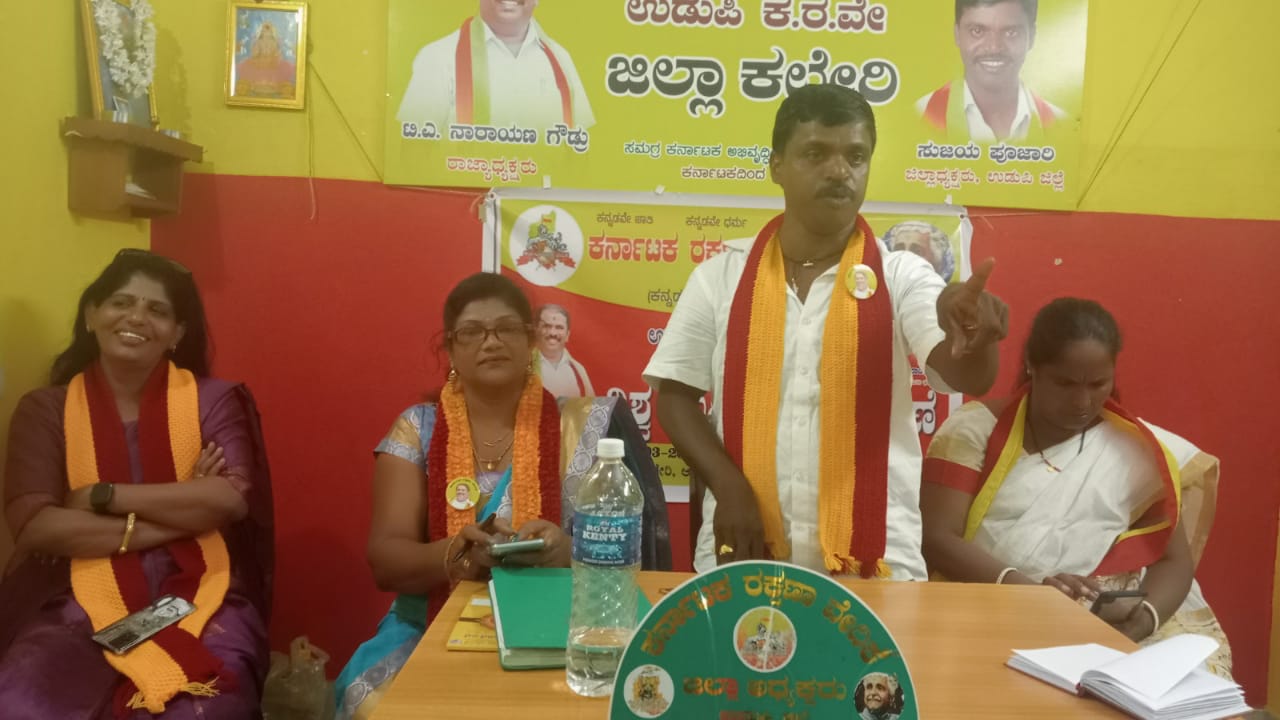 ಬೆಂಗಳೂರು ಶ್ರೀ ವ್ಯಾಸ ವಿಶ್ವ ವಿದ್ಯಾಲಯದಲ್ಲಿ ಭಾವೀ ಪರ್ಯಾಯ ಶ್ರೀಗಳಿಗೆ ಸನ್ಮಾನ