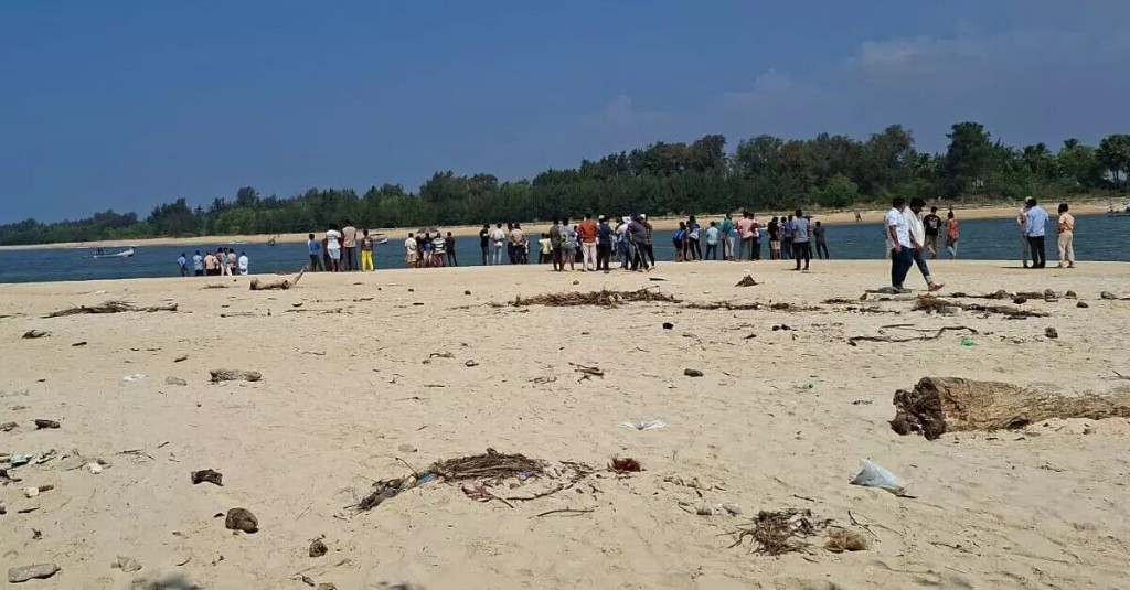 Tourist boat accident near Kodi-Bengre- Two died, one critical Tourist boat accident near Kodi-Bengre- Two died, one critical