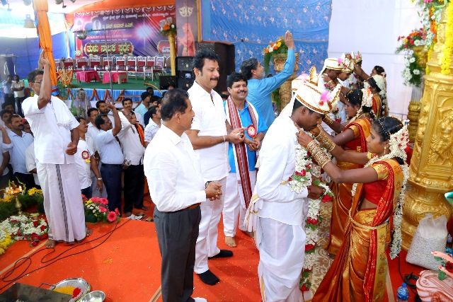 13 couples wedded during 9th Mass Weddings organized by Swastik Friends Club Punjalakatte-Bantwala