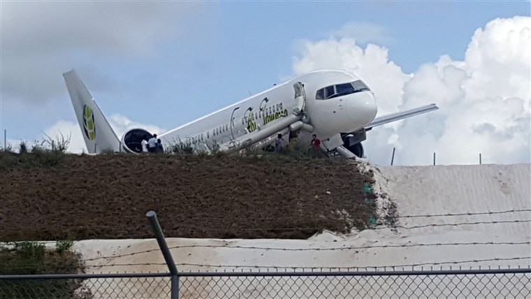 10 injured as Toronto-bound flight crash lands