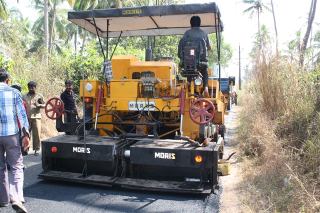Hoode-Kemmannu-Santhekatte road gets a facelift- Gets Paver finished.