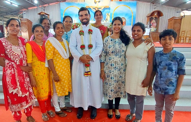 The Bondel parishioners welcome the new assistant parish priest  Rev.Fr William D’Souza with great affection.