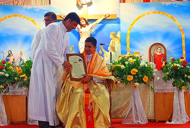 Bondel Parishioners bid farewell to Assistant Parish Priest Rev Fr Lancy D’Souza.