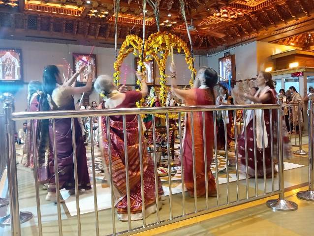 ಗೋಕುಲದಲ್ಲಿ ಜರಗಿದ ೧೩ ದಿನಗಳ ತುಳಸಿ ಪೂಜೆ, ಭಜನೆ, ಸಾಂಸ್ಕೃತಿಕ ವೈಭವ ಗೋಕುಲದಲ್ಲಿ ಜರಗಿದ ೧೩ ದಿನಗಳ ತುಳಸಿ ಪೂಜೆ, ಭಜನೆ, ಸಾಂಸ್ಕೃತಿಕ ವೈಭವ