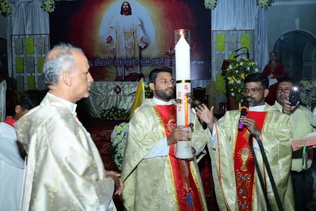 Easter vigil was conducted at our Lady of Miracles church Milagres Easter vigil was conducted at our Lady of Miracles church Milagres