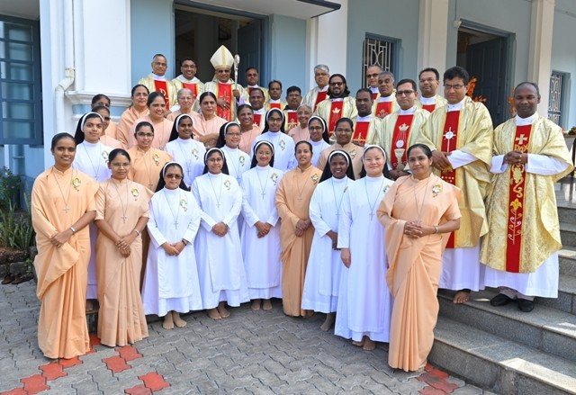 ಆಪೊಸ್ತಲಿಕ್ ಕಾರ್ಮೆಲ್ ಸಭೆಯ ಸಹೋದರಿಯರ ಶಾಶ್ವತ ಪ್ರತಿಜ್ನೆಯ ಧಾರ್ಮಿಕ ವಿಧಿಯ ಸಂಭ್ರಮ ಆಪೊಸ್ತಲಿಕ್ ಕಾರ್ಮೆಲ್ ಸಭೆಯ ಸಹೋದರಿಯರ ಶಾಶ್ವತ ಪ್ರತಿಜ್ನೆಯ ಧಾರ್ಮಿಕ ವಿಧಿಯ ಸಂಭ್ರಮ