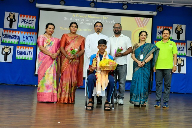 St Aloysius Gonzaga School Felicitates Yuvaraj for Sporting Excellence St Aloysius Gonzaga School Felicitates Yuvaraj for Sporting Excellence