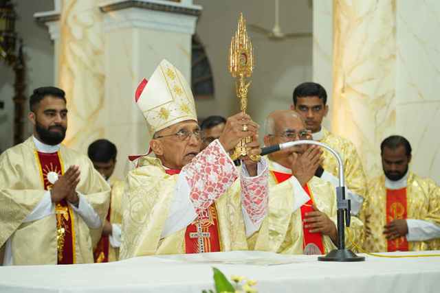 ’Speak Words of Life’: Archbishop Bernard Moras Presides over Grand St Anthony Relic Feast ’Speak Words of Life’: Archbishop Bernard Moras Presides over Grand St Anthony Relic Feast