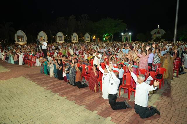 Mega Bible Convention Day 2 Focuses on Youth; Thousands Reflect on Covenant and Sacrament Mega Bible Convention Day 2 Focuses on Youth; Thousands Reflect on Covenant and Sacrament
