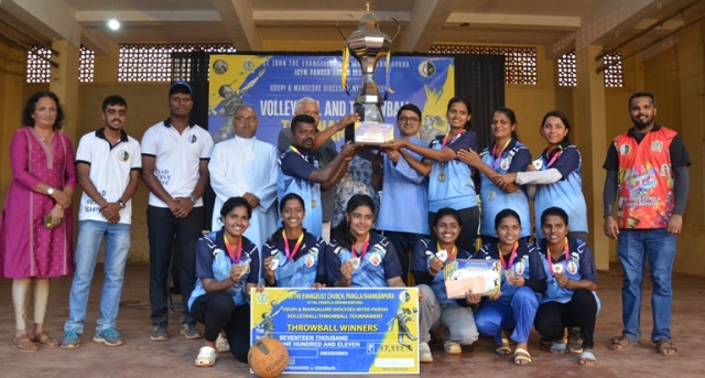 Udupi: Fajir and Shirthady Teams lift ICYM Pangla Volleyball and throwball Tourney trophies Udupi: Fajir and Shirthady Teams lift ICYM Pangla Volleyball and throwball Tourney trophies