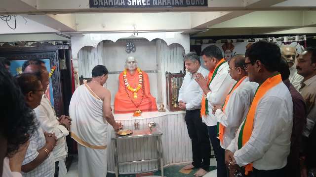 ಬಿಎಂಸಿ ಚುನಾವಣೆ ; ಪ್ರಚಾರಕಾರ್ಯದಲ್ಲಿ ತೊಡಗಿಸಿದ ಮಂಗಳೂರು ಸಂಸದ ಕ್ಯಾ| ಬಿಜೇಶ್ ಚೌಟ ಬಿಎಂಸಿ ಚುನಾವಣೆ ; ಪ್ರಚಾರಕಾರ್ಯದಲ್ಲಿ ತೊಡಗಿಸಿದ ಮಂಗಳೂರು ಸಂಸದ ಕ್ಯಾ| ಬಿಜೇಶ್ ಚೌಟ