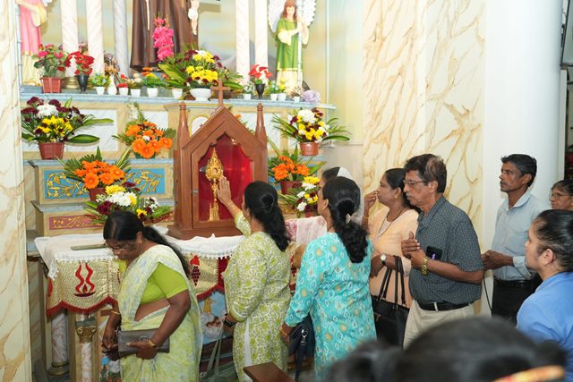 St Anthony Novena Day 8: Fr Dominic Vas Calls for ’Words of Wisdom’ as Devotees Pray for Teachers St Anthony Novena Day 8: Fr Dominic Vas Calls for ’Words of Wisdom’ as Devotees Pray for Teachers
