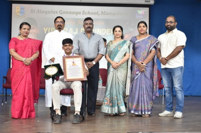 St Aloysius Gonzaga School Felicitates Yuvraj D. Kunder St Aloysius Gonzaga School Felicitates Yuvraj D. Kunder