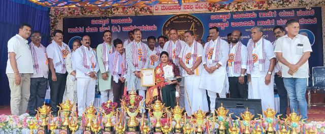 ‘ಗಾಣಿಗ ಕ್ರೀಡೋತ್ಸವ’ ‘ಬ್ಯಾರಿಸ್ಟರ್ ಅತ್ತಾವರ ಎಲ್ಲಪ್ಪ’ ಪ್ರತಿಮೆಗೆ ಮಾಜಿ ಸಭಾಪತಿ ವಿ.ಆರ್ ಸುದರ್ಶನ್ ಸಲಹೆ ‘ಗಾಣಿಗ ಕ್ರೀಡೋತ್ಸವ’ ‘ಬ್ಯಾರಿಸ್ಟರ್ ಅತ್ತಾವರ ಎಲ್ಲಪ್ಪ’ ಪ್ರತಿಮೆಗೆ ಮಾಜಿ ಸಭಾಪತಿ ವಿ.ಆರ್ ಸುದರ್ಶನ್ ಸಲಹೆ