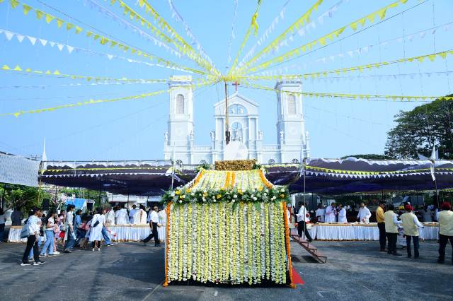Thousands Join Solemn Eucharistic Procession in Mangaluru; Bishop Unveils 2026 as ‘Year of Children’ Thousands Join Solemn Eucharistic Procession in Mangaluru; Bishop Unveils 2026 as ‘Year of Children’