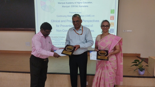 ಕೆ.ಎಂ.ಸಿ. ಮಣಿಪಾಲ: ವೈದ್ಯಾಧಿಕಾರಿಗಳಿಗೆ ಅಸಾಂಕ್ರಮಿಕ ರೋಗಗಳ ನಿಯಂತ್ರಣದ ಬಗ್ಗೆ ಕಾರ್ಯಗಾರ ಕೆ.ಎಂ.ಸಿ. ಮಣಿಪಾಲ: ವೈದ್ಯಾಧಿಕಾರಿಗಳಿಗೆ ಅಸಾಂಕ್ರಮಿಕ ರೋಗಗಳ ನಿಯಂತ್ರಣದ ಬಗ್ಗೆ ಕಾರ್ಯಗಾರ