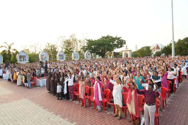 Prayers for Peace in the Gulf and Spiritual Liberation Mark the Grand Finale of Mangaluru’s Bible Convention Prayers for Peace in the Gulf and Spiritual Liberation Mark the Grand Finale of Mangaluru’s Bible Convention