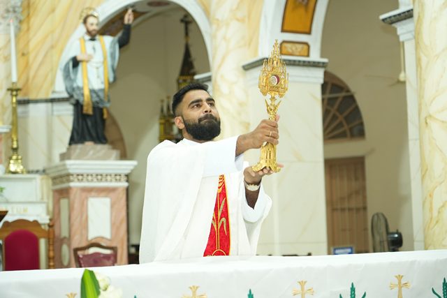 St Anthony Novena Day 5: Fr Cyprian Pinto Calls for ’Affectionate Speech’ as Devotees Pray for Youth St Anthony Novena Day 5: Fr Cyprian Pinto Calls for ’Affectionate Speech’ as Devotees Pray for Youth