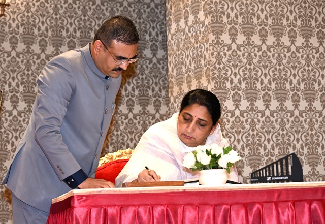 Sunetra Pawar sworn in as Dy.CM Sunetra Pawar sworn in as Dy.CM