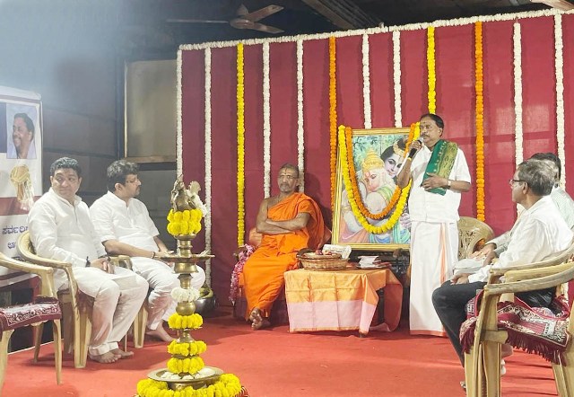 ವಿದ್ಯಾವಿಹಾರ್ನಲ್ಲಿ ‘ಶ್ರೀ ರಾಮ ಕಥಾ ಹೃದಯಂ’ ಸರಣಿ ತಾಳಮದ್ದಳೆಗೆ ಚಾಲನೆ ವಿದ್ಯಾವಿಹಾರ್ನಲ್ಲಿ ‘ಶ್ರೀ ರಾಮ ಕಥಾ ಹೃದಯಂ’ ಸರಣಿ ತಾಳಮದ್ದಳೆಗೆ ಚಾಲನೆ