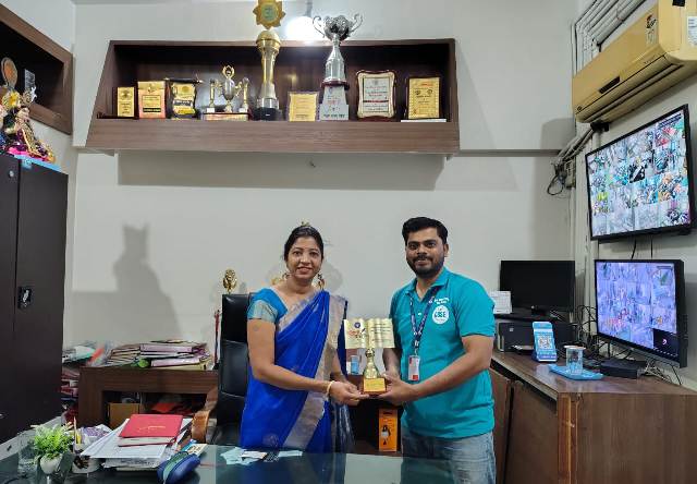 Target Learning Ventures Honors Educators with Shikshak Ratna Award Target Learning Ventures Honors Educators with Shikshak Ratna Award