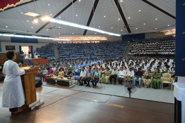 ಉಜಿರೆಯಲ್ಲಿ ಎಸ್.ಡಿ.ಎಂ. ಕಾಲೇಜಿನಲ್ಲಿ “ಭಗವದ್ಗೀತೆ ಮತ್ತು ಶಿಕ್ಷಣ” ಬಗ್ಯೆ ವಿಶೇಷ ಉಪನ್ಯಾಸ ಉಜಿರೆಯಲ್ಲಿ ಎಸ್.ಡಿ.ಎಂ. ಕಾಲೇಜಿನಲ್ಲಿ “ಭಗವದ್ಗೀತೆ ಮತ್ತು ಶಿಕ್ಷಣ” ಬಗ್ಯೆ ವಿಶೇಷ ಉಪನ್ಯಾಸ