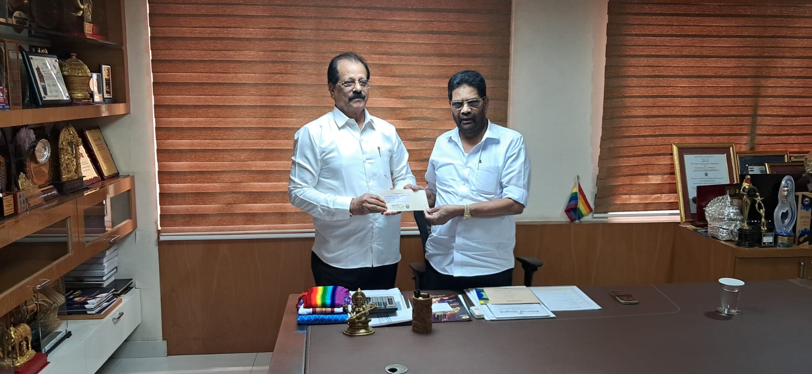 BREAKFAST MEET WITH INDUSTRY LEADERS - Talking Points for Hon’ble Chief Minister Govt of Karnataka BREAKFAST MEET WITH INDUSTRY LEADERS - Talking Points for Hon’ble Chief Minister Govt of Karnataka