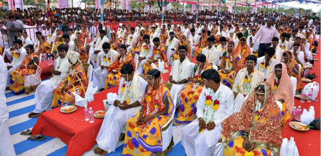 60 couples tie knot at mass event