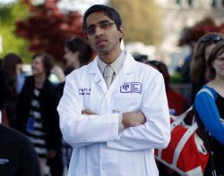 Vivek Murthy makes history as first Indian ’America’s doctor’
