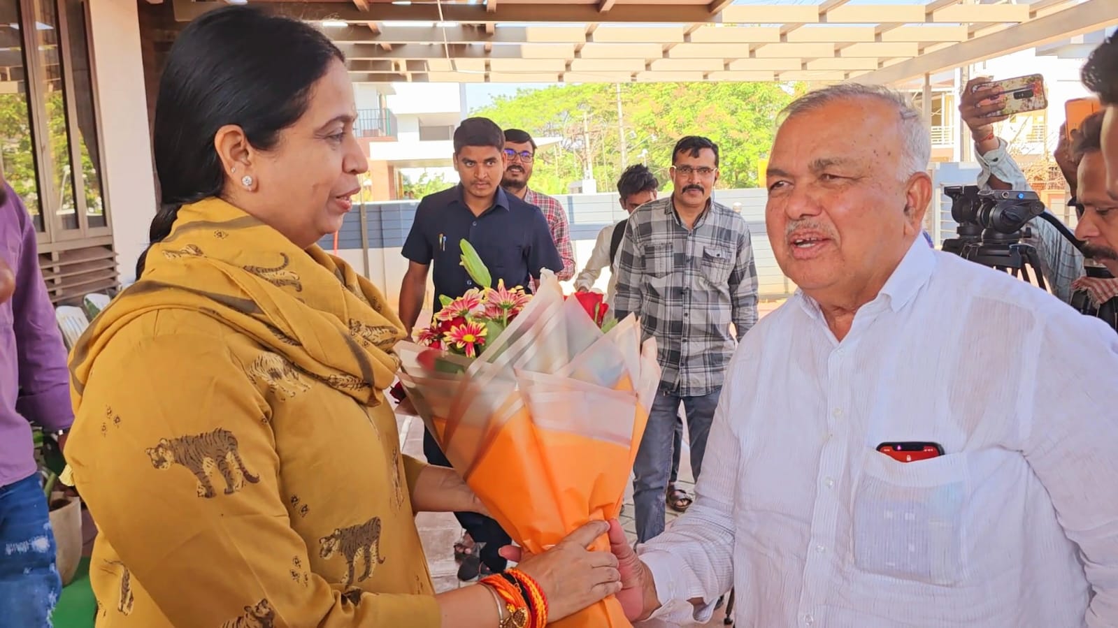 ಶ್ರೀ ಪುತ್ತಿಗೆ ವಿದ್ಯಾಪೀಠದ ಪ್ರಾಂಶುಪಾಲರಾದ ಶ್ರೀ ಸುನಿಲ್ ಆಚಾರ್ಯ ಇವರಿಗೆ  ಡಾಕ್ಟರೇಟ್ ಪದವಿ ಪ್ರದಾನ