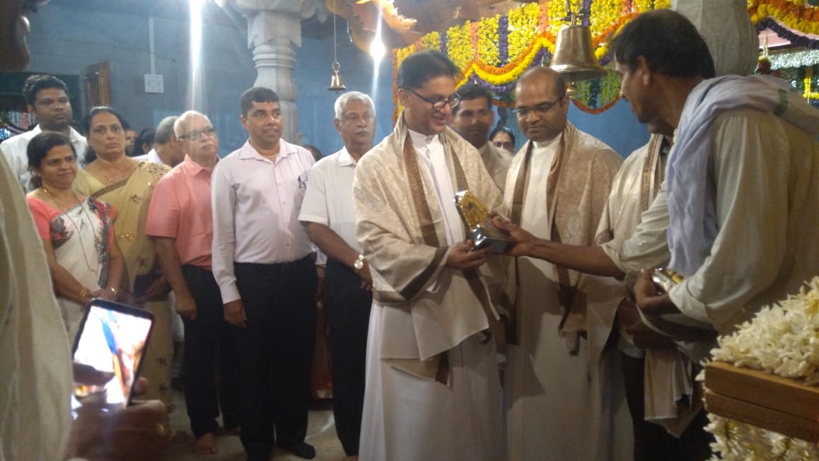 Shirva Church priests and pastoral council members visits Bantakal temple