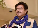Vijavargiya in another controversy, likens Shatrughan to a dog