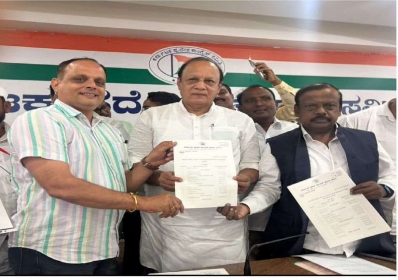 ಉಡುಪಿ ಜಿಲ್ಲಾ ಕಾಂಗ್ರೆಸ್ ಪ್ರಚಾರ ಸಮಿತಿ ಪದಾಧಿಕಾರಿಗಳ ನೇಮಕಾತಿ ಆದೇಶ ಪತ್ರ ಹಸ್ತಾಂತರ ಉಡುಪಿ ಜಿಲ್ಲಾ ಕಾಂಗ್ರೆಸ್ ಪ್ರಚಾರ ಸಮಿತಿ ಪದಾಧಿಕಾರಿಗಳ ನೇಮಕಾತಿ ಆದೇಶ ಪತ್ರ ಹಸ್ತಾಂತರ