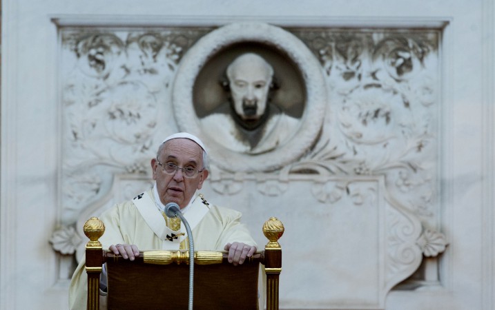 Pope hails the poor, homeless as â€™unknown saintsâ€™