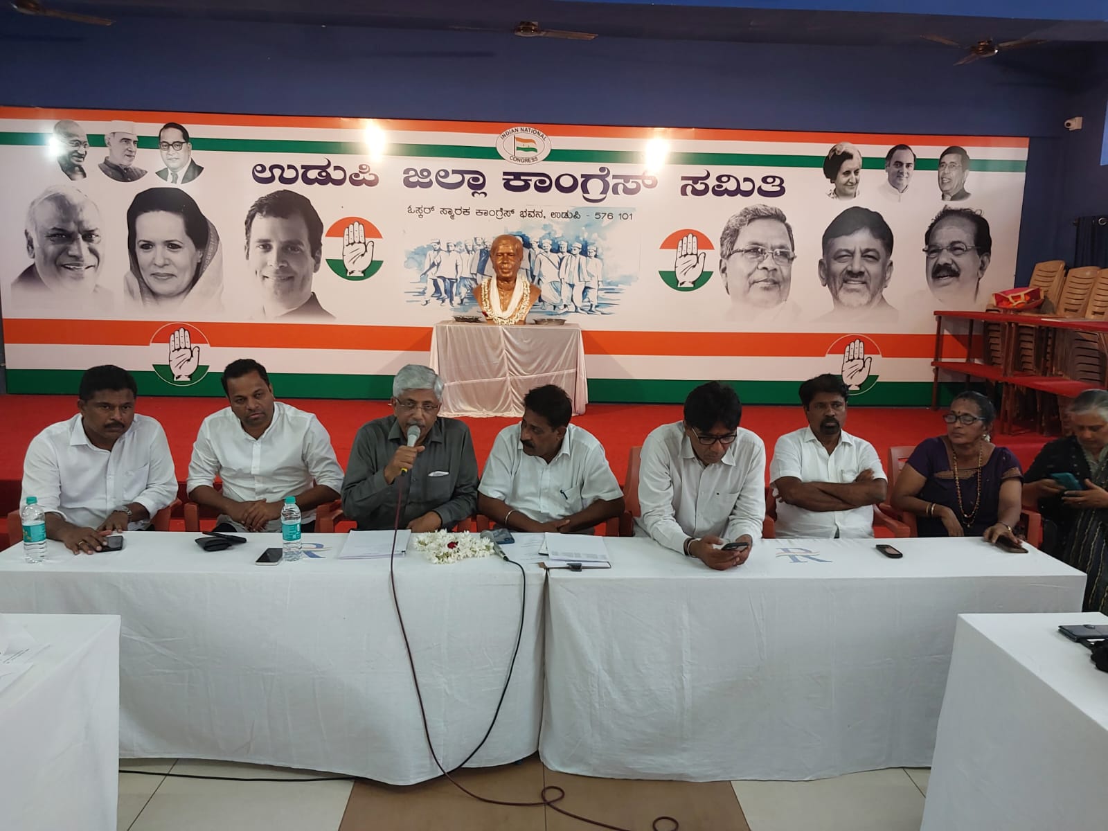 You can become a leader only if you have activists: K. Jayaprakash Hegde