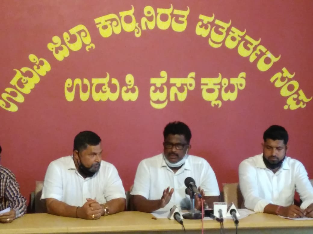 Udupi Block Congress demands to probe against the illegal sand mining in Swarna River