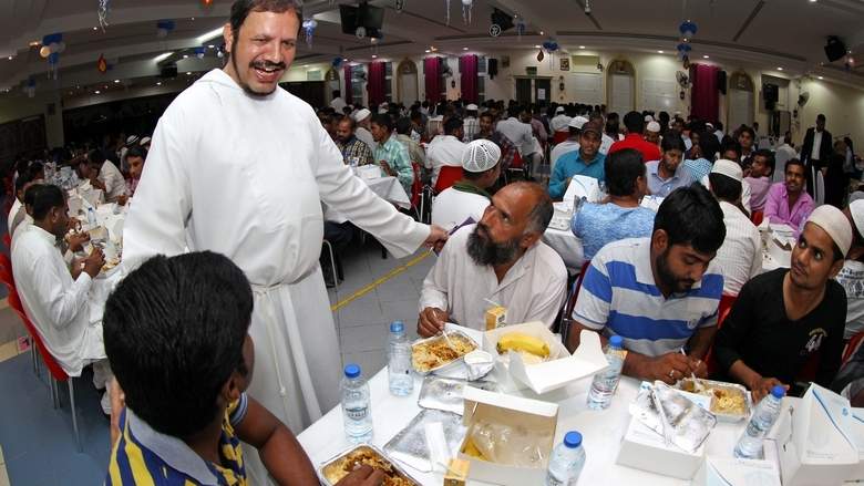 Sharjah church hosts Iftar for 400 Muslims
