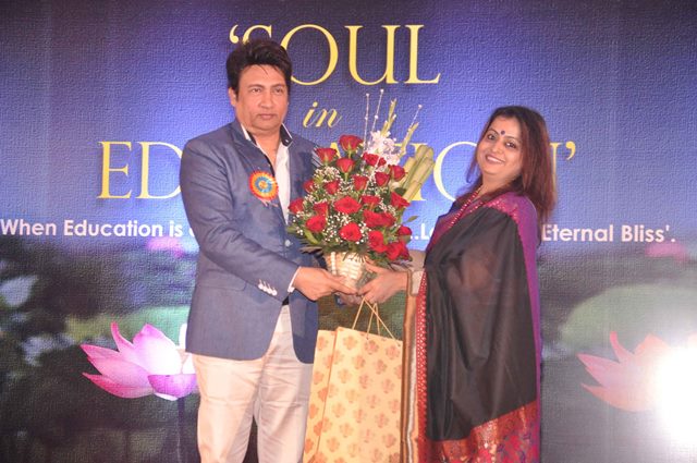 Actor Shekhar Suman, Mrs.Amruta Devedra Fadnavis, advocated the importance of infusing â€˜soulâ€™ in education to the teachers