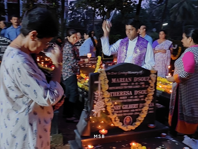 St Lawrence Church  observes All Souls Day #ಆಲ್ಮಾವಾಂಚೊ #ದೀಸ್ with devotion