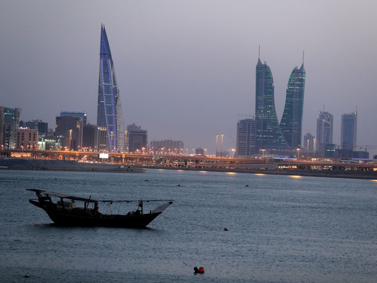 Coronavirus: Bahrain orders forex firms to sterilise banknotes